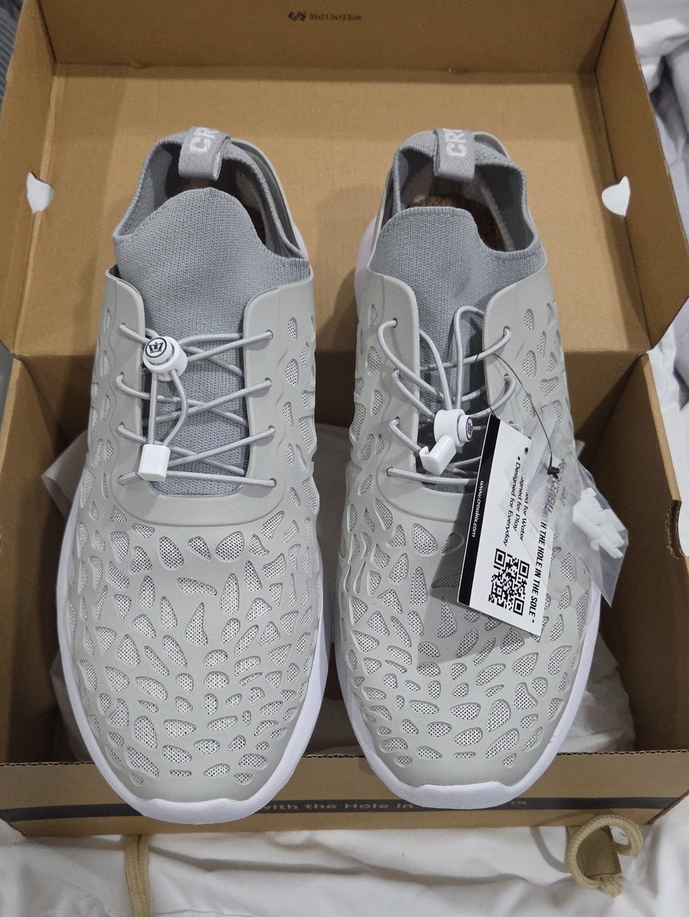 NWT Crosskix Tetra Hybrid Water Shoe Sneaker Stone Light Grey